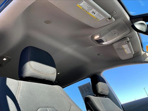 Used 2017 Chrysler Pacifica LX w/ Tire & Wheel Group image 31