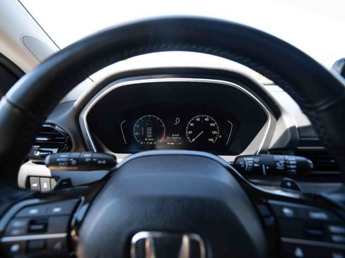 Used 2025 Honda Pilot Touring image 15