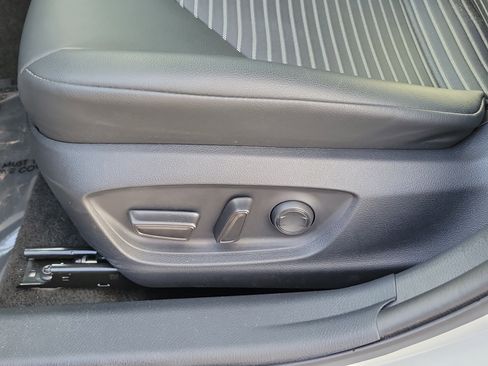 Used 2023 Toyota Camry SE image 21