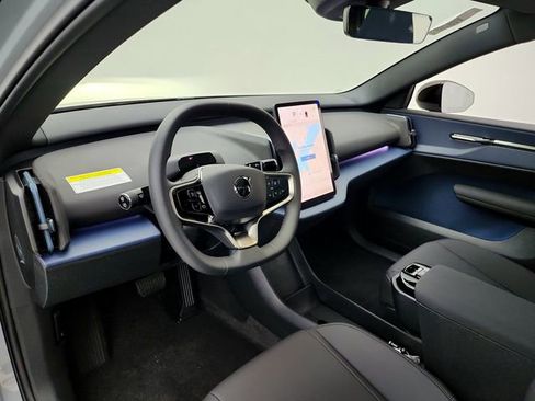 New 2026 Volvo EX30 Plus w/ Protection Package image 20