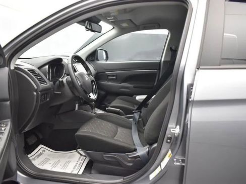 Used 2025 Mitsubishi Outlander Sport LE AWD/4WD image 14