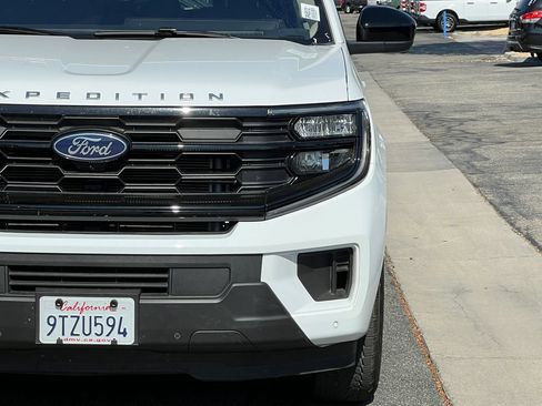 Used 2025 Ford Expedition Max Active RWD image 13