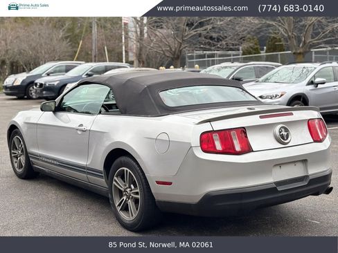 Used 2010 Ford Mustang Convertible RWD image 42
