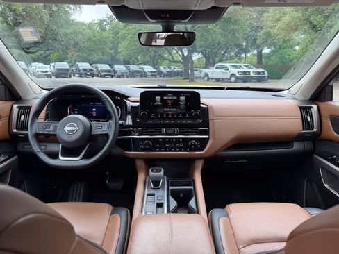 Used 2024 Nissan Pathfinder Platinum w/ Cargo Package FWD image 17