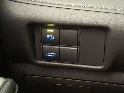 Used 2020 Toyota Highlander XLE AWD/4WD image 26