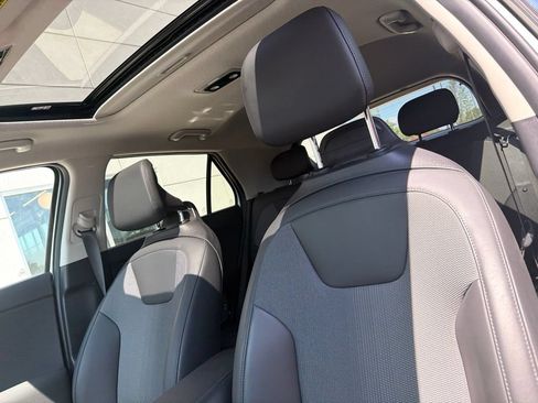 Certified 2023 Kia Niro EX Touring FWD image 4