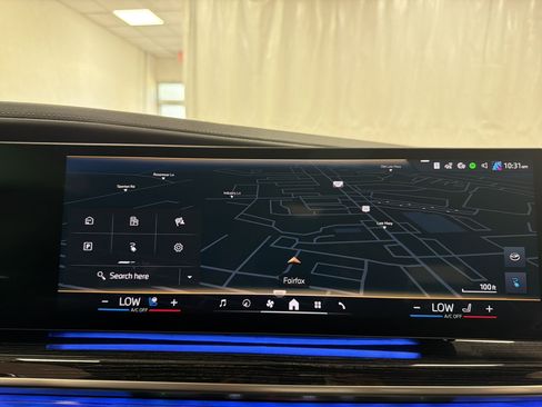 Used 2024 BMW i7 xDrive60 w/ Executive Package AWD/4WD image 26