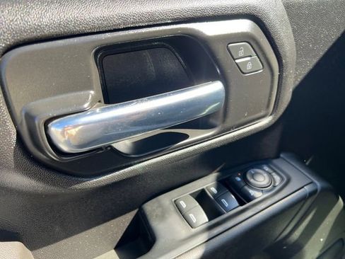 Used 2024 Chevrolet Silverado 2500 Custom w/ Custom Value Package image 11