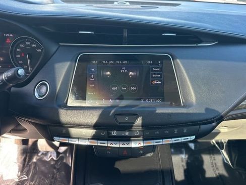 Used 2020 Cadillac XT4 Premium Luxury w/ Technology Package FWD image 16