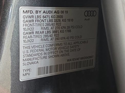 Used 2019 Audi Q8 Premium Plus w/ Premium Plus AWD/4WD image 34
