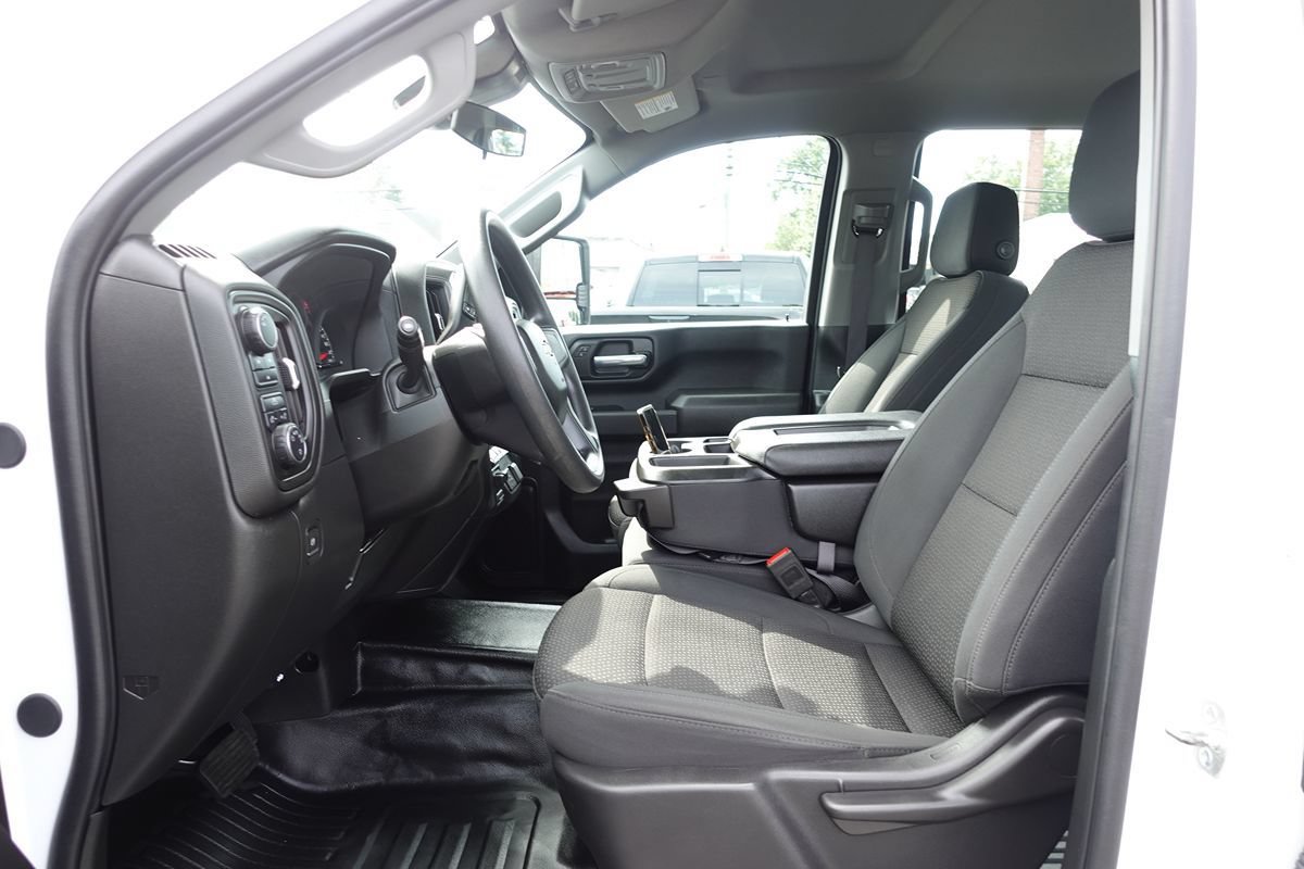 Used 2025 Chevrolet Silverado 2500 W/T AWD/4WD image 17