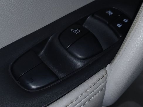Used 2020 Nissan Rogue Sport SV FWD image 27