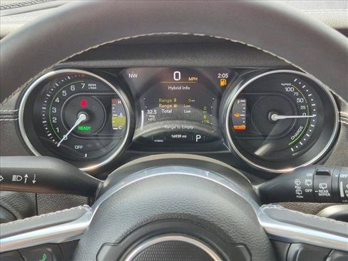 Used 2023 Jeep Wrangler Unlimited Sahara w/ Cold Weather Group AWD/4WD image 10