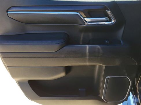 Used 2023 GMC Sierra 1500 SLT image 11