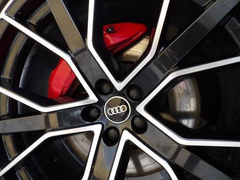 Used 2023 Audi Q8 Prestige w/ Prestige Package image 40