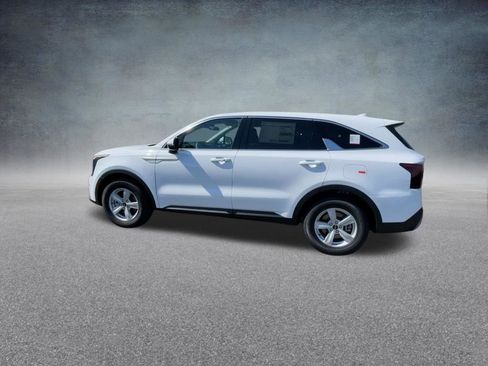 Used 2025 Kia Sorento LX image 15