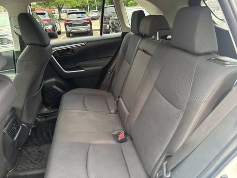 Used 2025 Toyota RAV4 LE AWD/4WD image 34