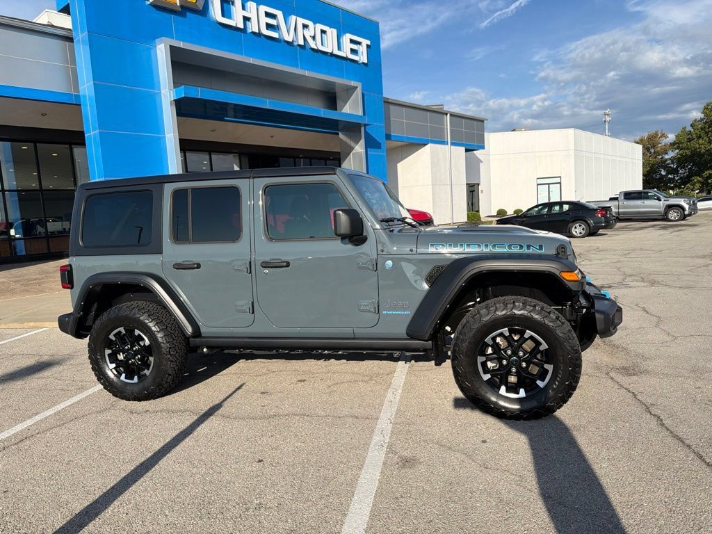Used 2024 Jeep Wrangler Unlimited Rubicon 4xe w/ Technology Group AWD/4WD image 2