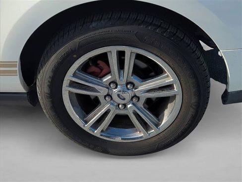 Used 2010 Ford Mustang Convertible RWD image 6