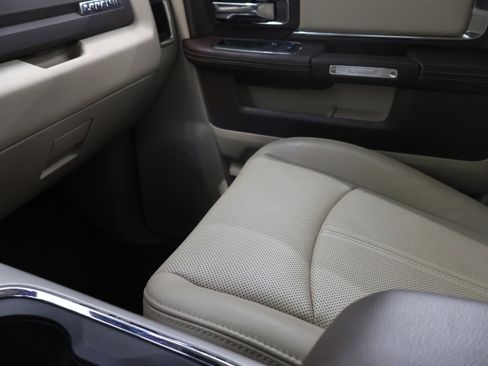 Used 2018 RAM 3500 Laramie image 13