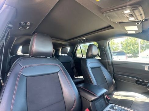 Used 2023 Ford Explorer ST-Line w/ Class IV Trailer Tow Package AWD/4WD image 11