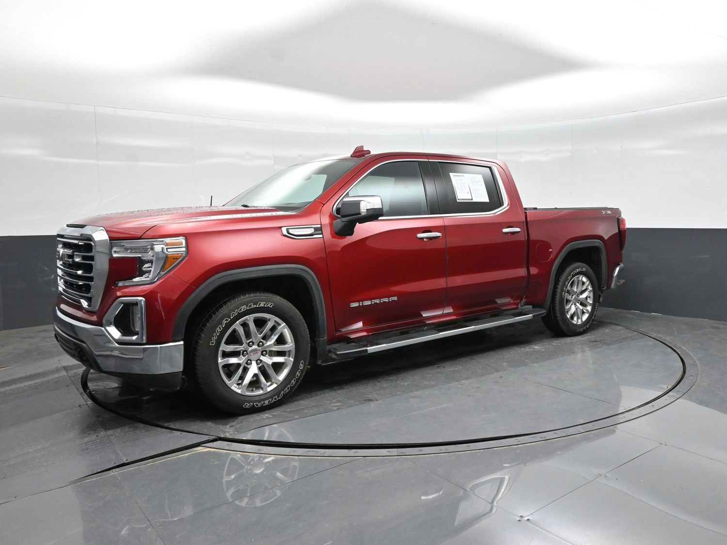 Used 2021 GMC Sierra 1500 SLT AWD/4WD image 1