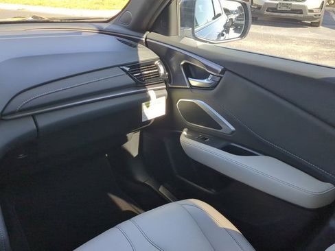 Certified 2025 Acura RDX SH-AWD image 17