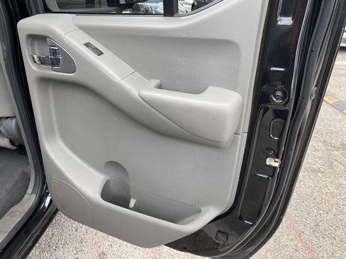 Used 2020 Nissan Frontier SV RWD image 15