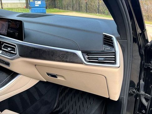 Used 2021 BMW X5 M50i image 21