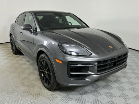 Certified 2025 Porsche Cayenne Coupe image 27