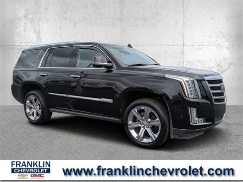 Used 2017 Cadillac Escalade Premium Luxury image 1