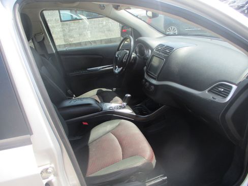 Used 2011 Dodge Journey R/T w/ Navigation & Sound Group I image 7