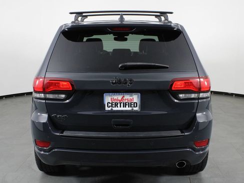 Used 2018 Jeep Grand Cherokee Altitude AWD/4WD image 10