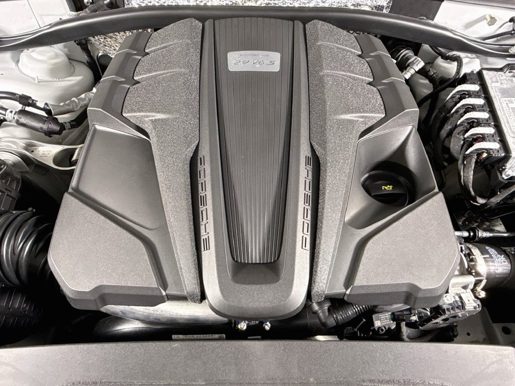 Certified 2026 Porsche Macan S AWD/4WD image 27