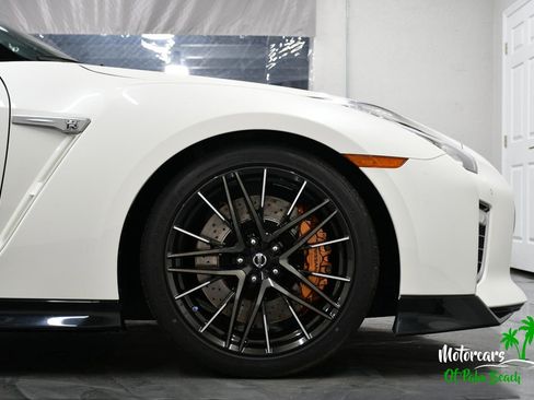 Used 2021 Nissan GT-R Premium image 62