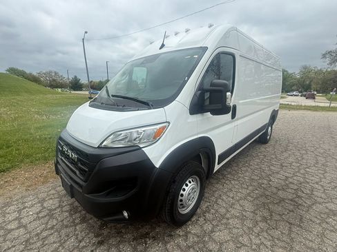 Used 2026 RAM ProMaster 2500 w/ Convenience Group FWD image 3
