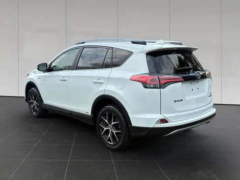 Used 2017 Toyota RAV4 SE AWD/4WD image 3