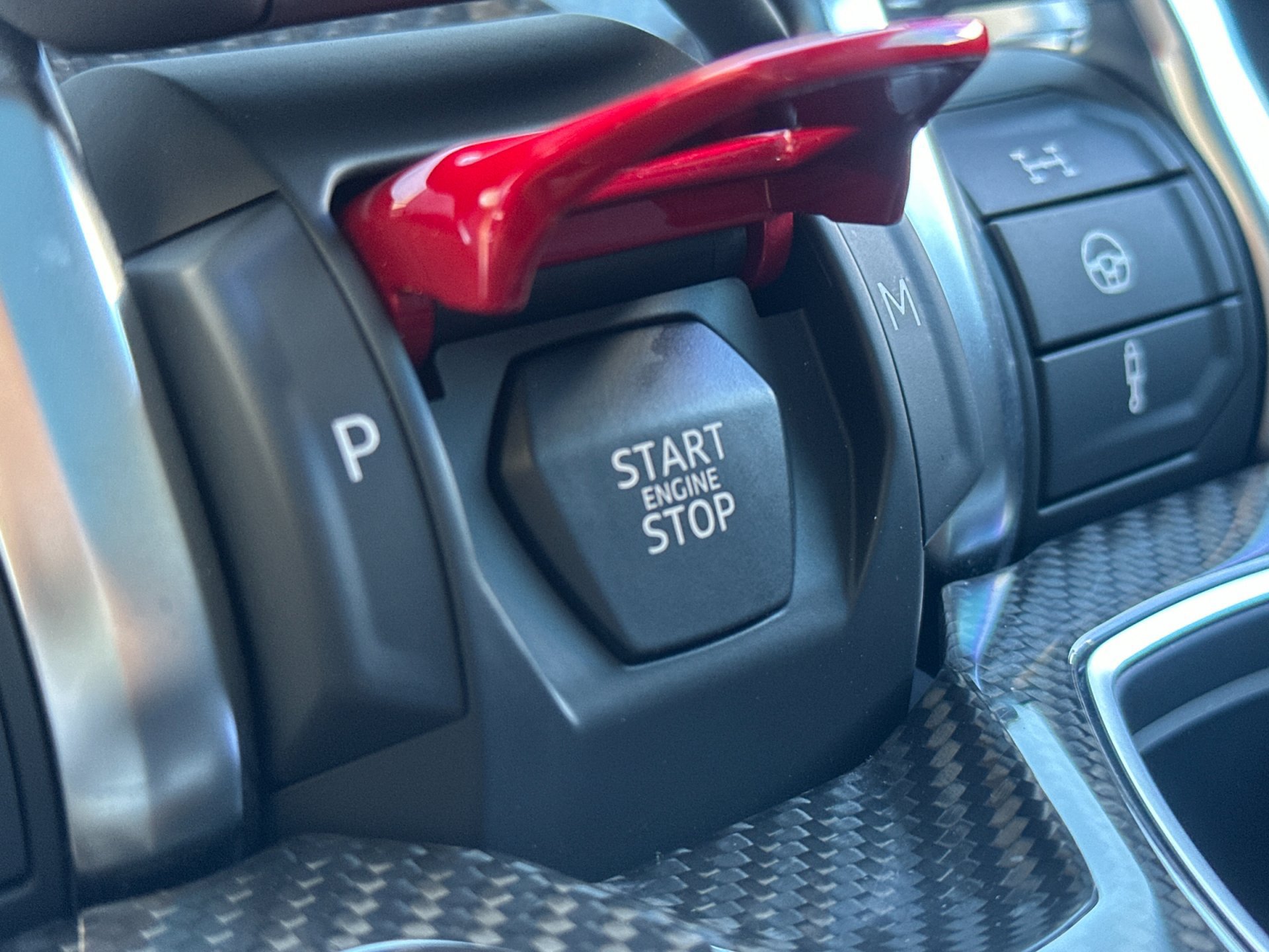 Used 2020 Lamborghini Urus AWD/4WD image 27