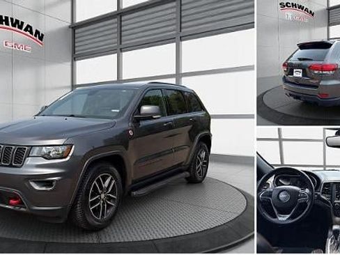 Used 2017 Jeep Grand Cherokee Trailhawk AWD/4WD image 39
