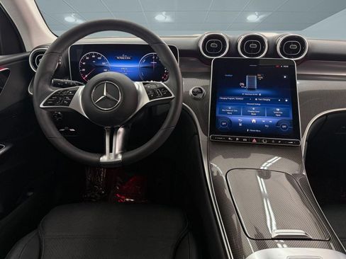 Used 2025 Mercedes-Benz GLC 350e 4MATIC image 28