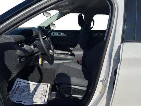 New 2026 Ford Explorer Active RWD image 11