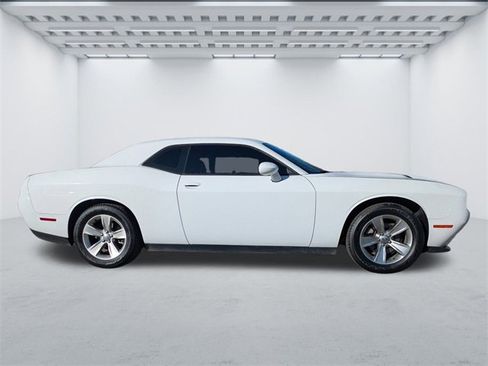 Used 2020 Dodge Challenger SXT image 3