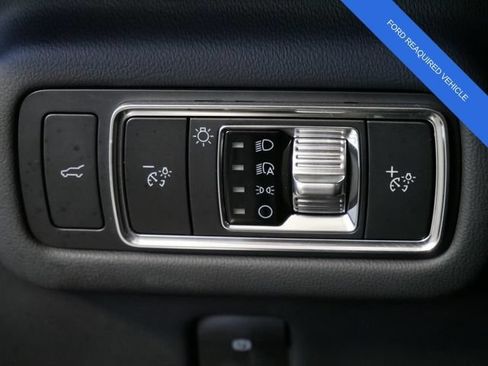 Used 2024 Lincoln Nautilus Premier w/ Jet Appearance Package AWD/4WD image 19