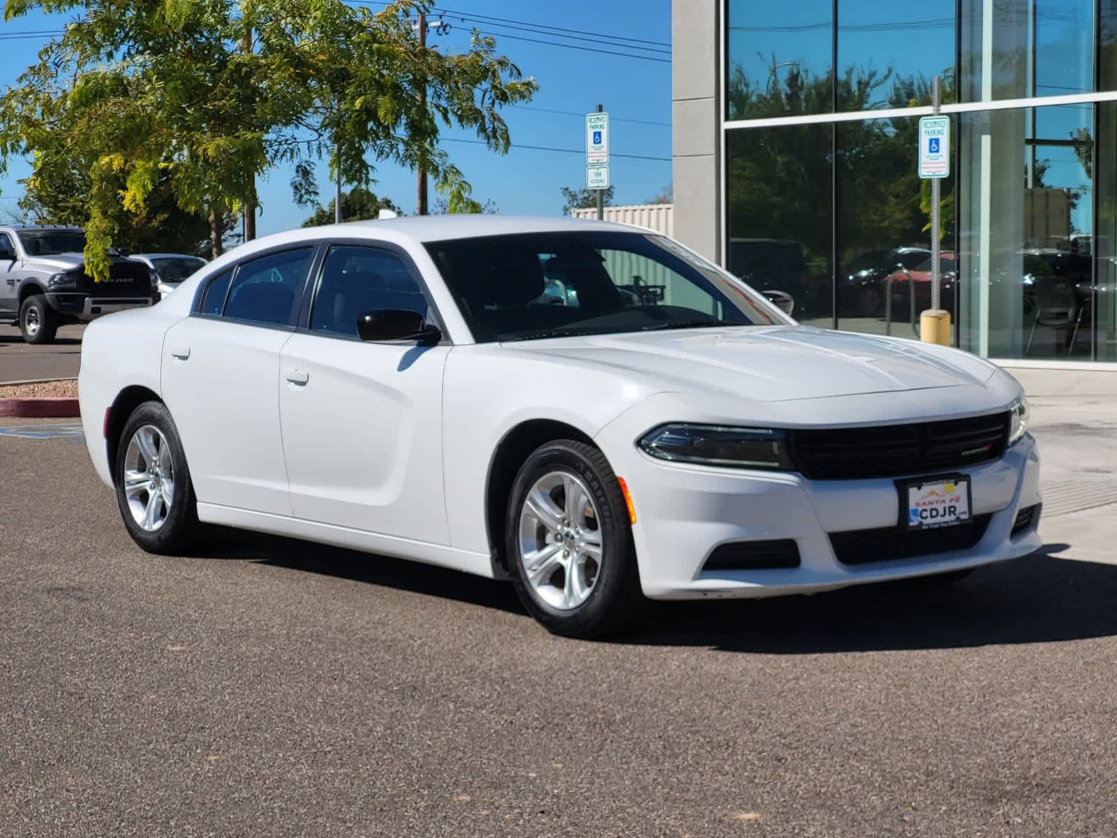 Used 2023 Dodge Charger SXT RWD image 3