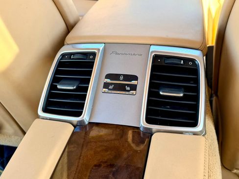 Used 2015 Porsche Panamera GTS AWD/4WD image 41