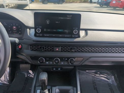 Certified 2025 Honda Accord LX image 19