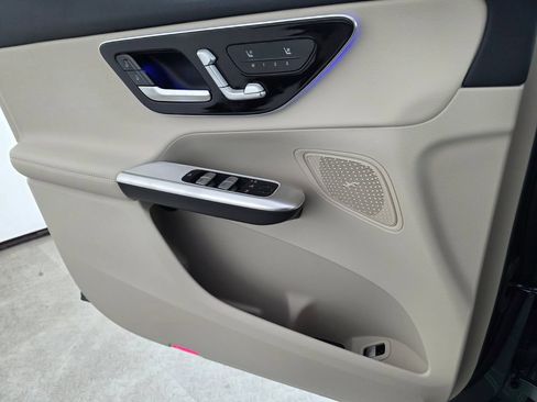 New 2027 Mercedes-Benz GLC 300 image 16