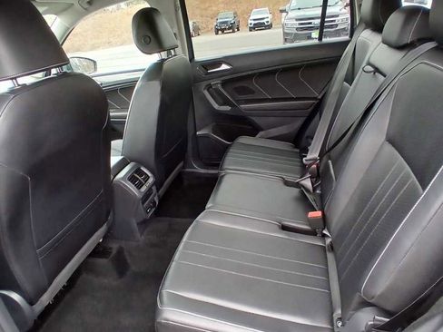 Used 2024 Volkswagen Tiguan SE image 12