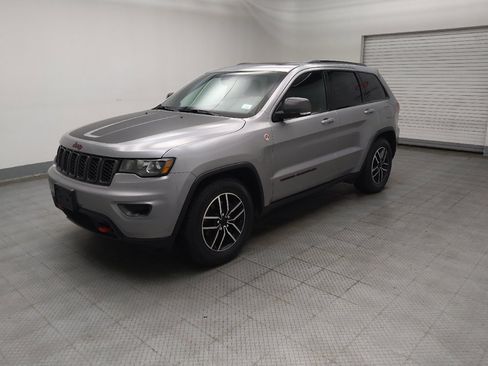 Used 2020 Jeep Grand Cherokee Trailhawk image 2