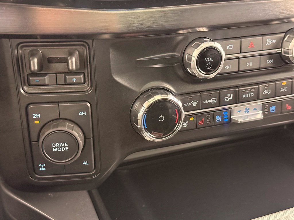 Used 2025 Ford F250 Lariat w/ Lariat Ultimate Package AWD/4WD image 42